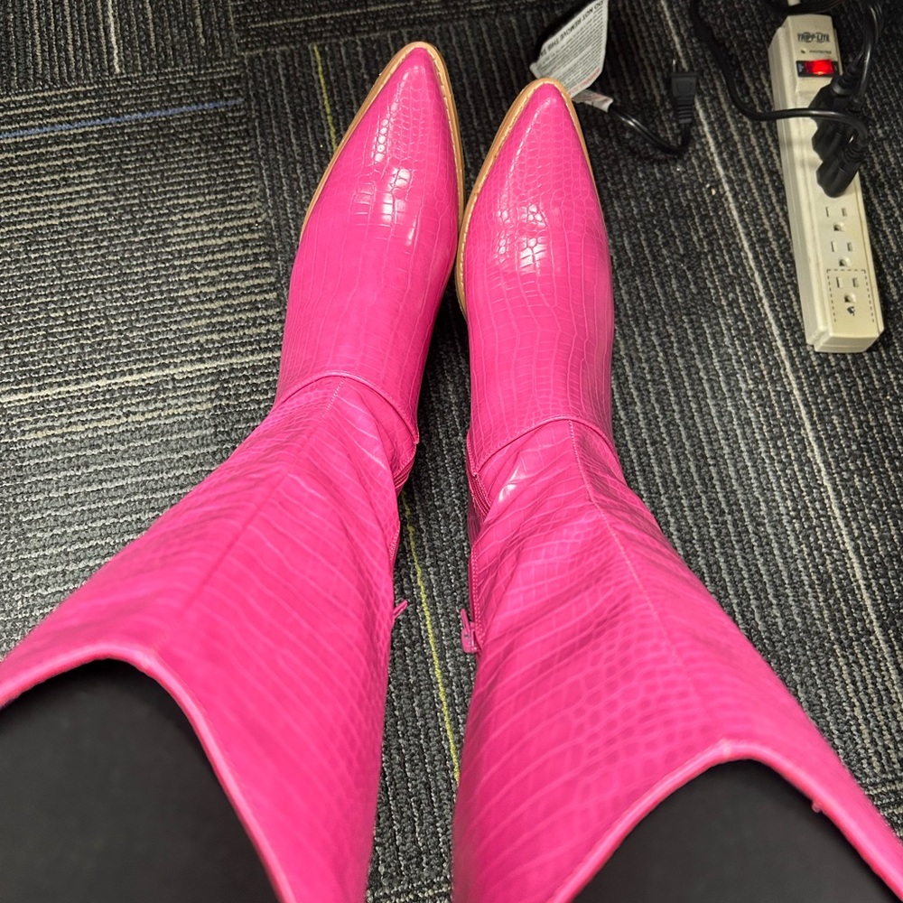 Gorgeous and tall hot pink boots!